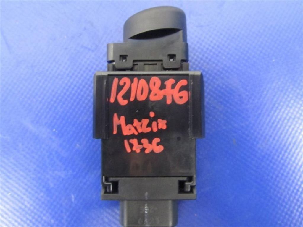 84790-01040 | Кнопка обогрева заднего стекла TOYOTA MATRIX 02-08 - Фото 2