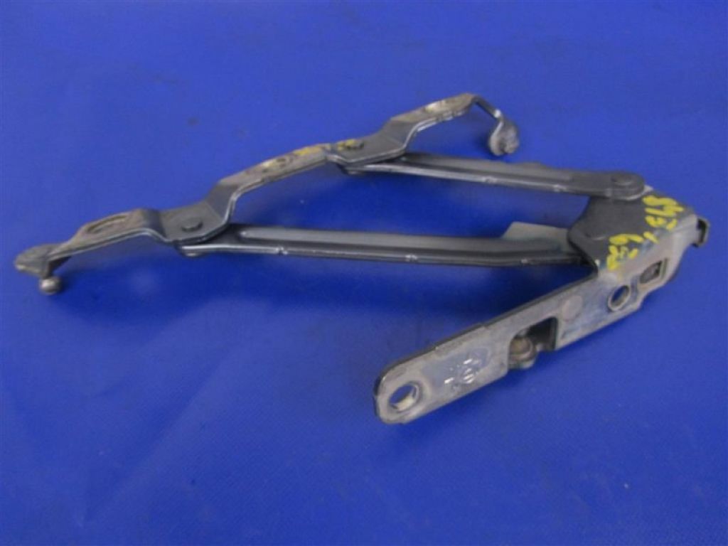 84401-JK000 | Петля кришки багажника лів. INFINITI G25/G35/G37/Q40 06-14