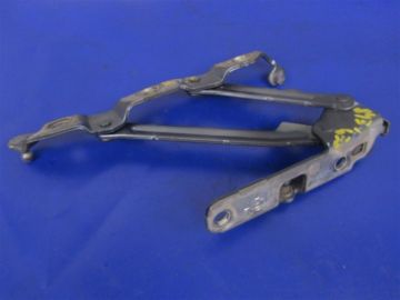 Петля кришки багажника лів. INFINITI G25/G35/G37/Q40 06-14
