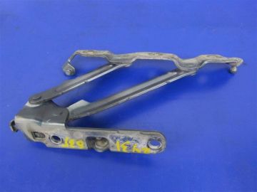 Петля кришки багажника прав. INFINITI G25/G35/G37/Q40 06-14