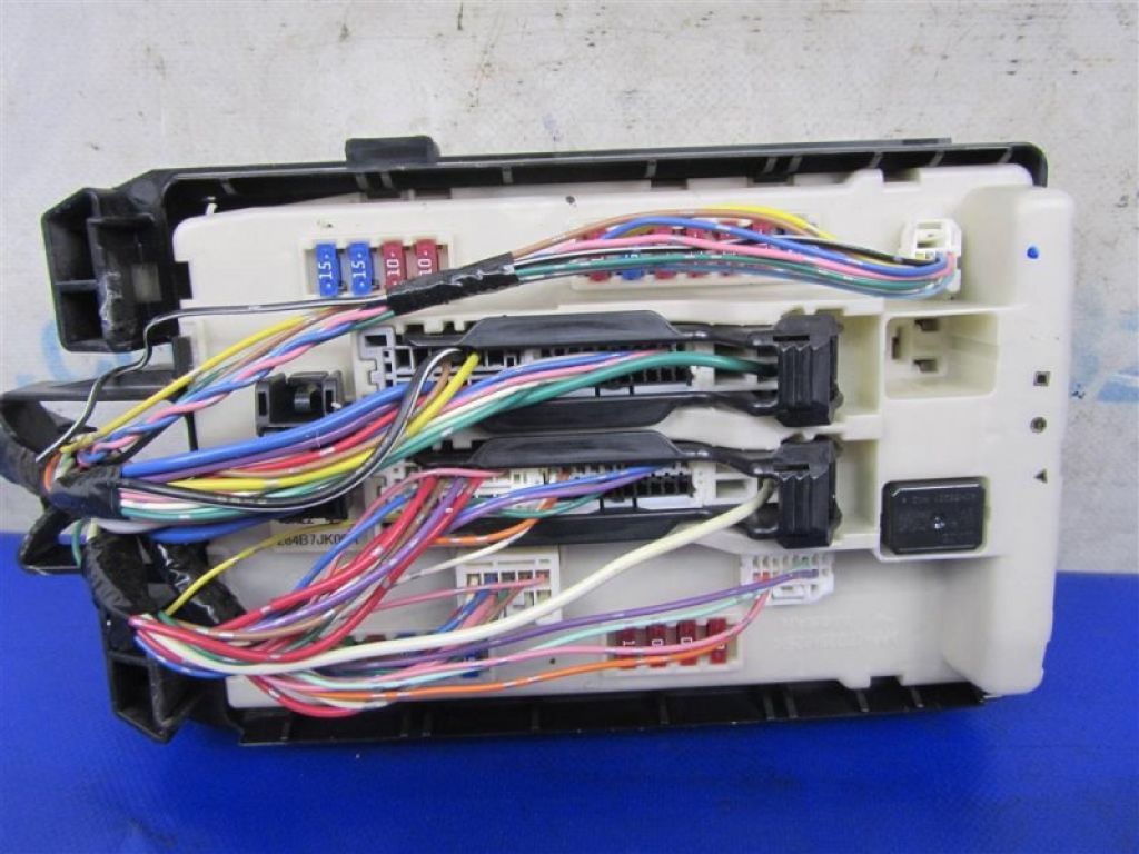 284B7-JK00A | Блок предохранителей моторный отсек INFINITI G25/G35/G37/Q40 06-14