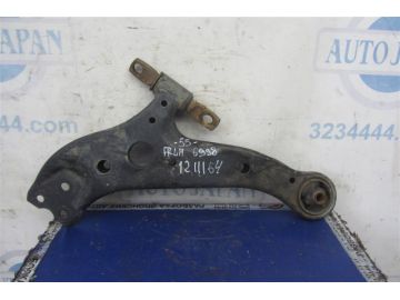 Рычаг передней подвески нижний лев. TOYOTA CAMRY 55 14-17