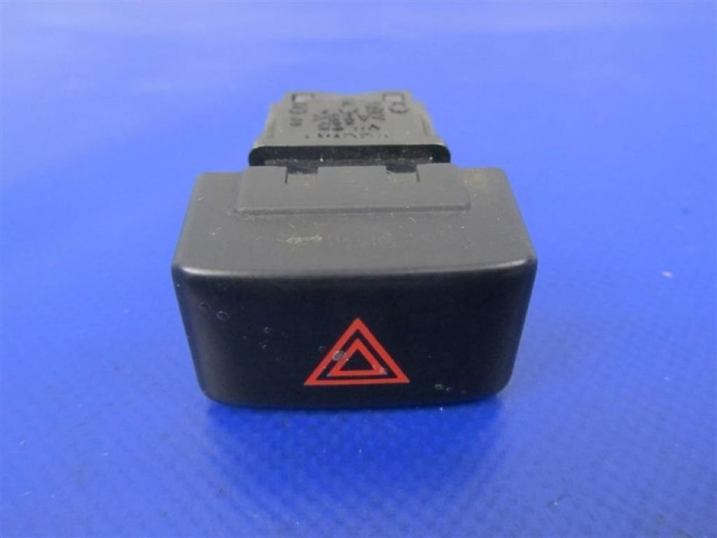 25290-CL70A | Кнопка аварійної сигналізації INFINITI FX S50 03-08