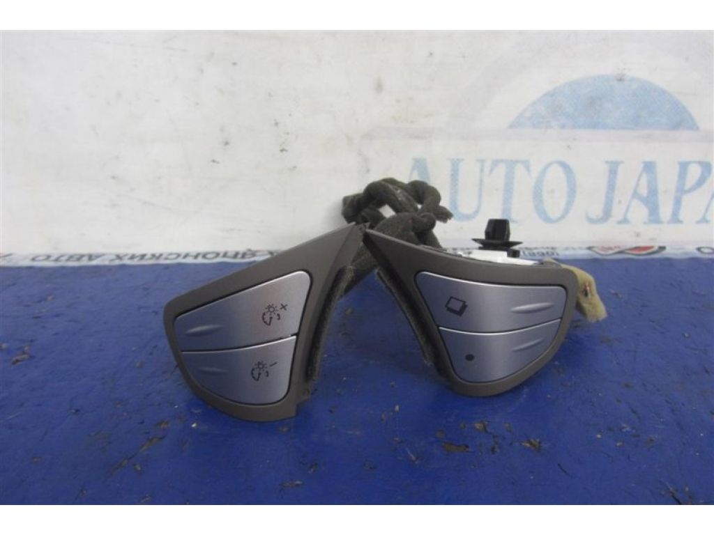 25273-1CA0B | Кнопка INFINITI FX/QX70 S51 08-17