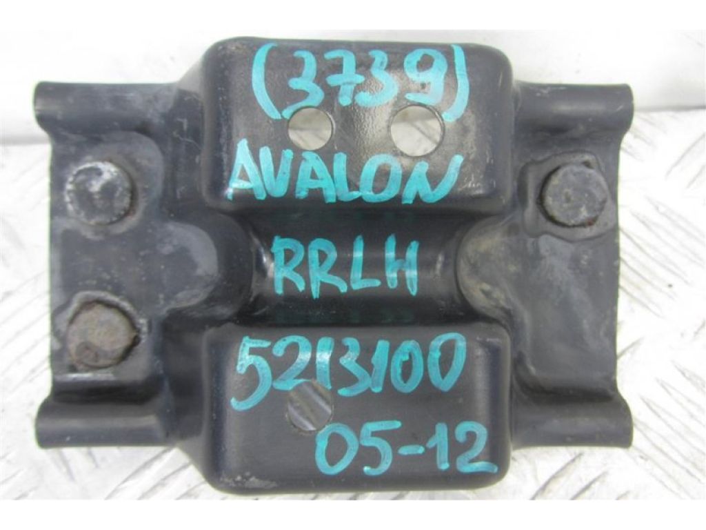 52176-AC030 | Кронштейн підсилювача заднього бампера лів. TOYOTA AVALON 05-12 - Фото 2