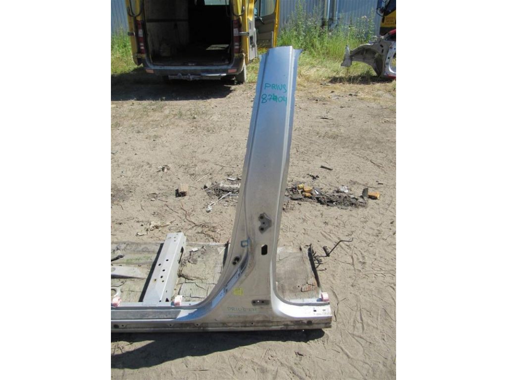 6130447010 | Стійка кузова середня лів. TOYOTA PRIUS - 30 09-17