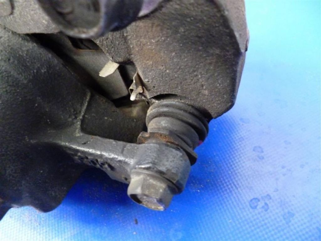 4605A019 | Суппорт тормозной передн. прав. MITSUBISHI GALANT 03-12 - Фото 4