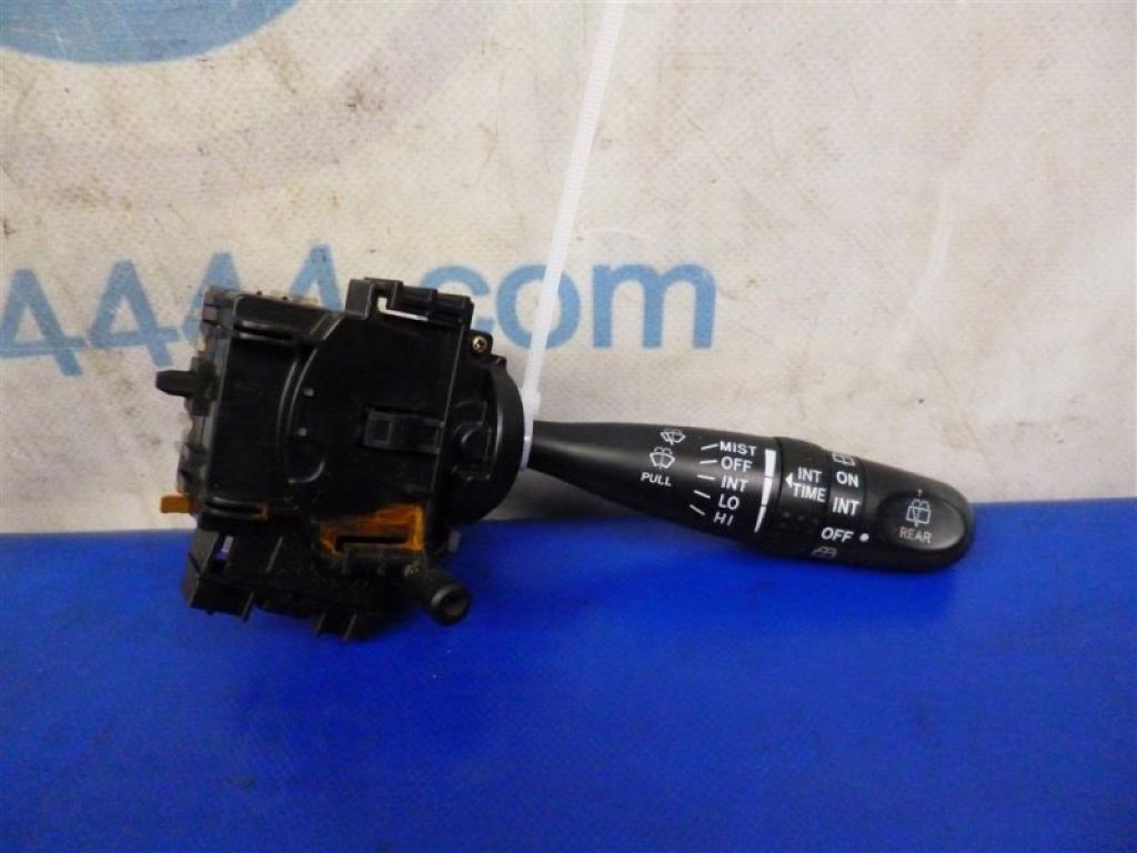 84652-01090 | Подрулевой переключатель прав. TOYOTA MATRIX 02-08