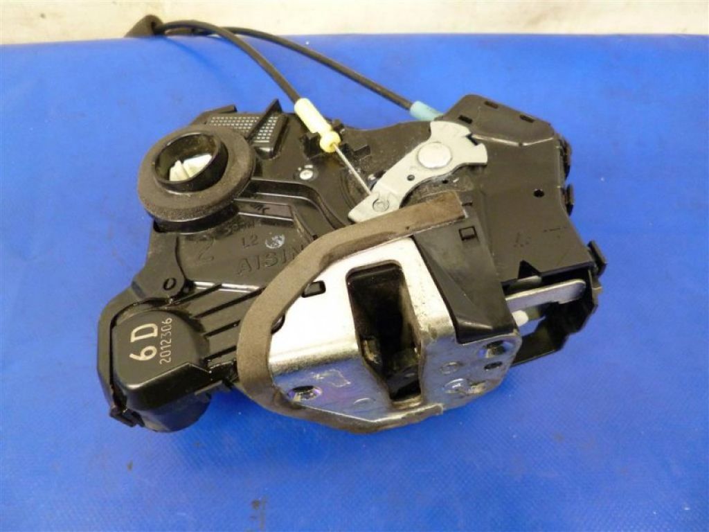 69040-42250 | Замок двері передн. лів. LEXUS CT200 11-17