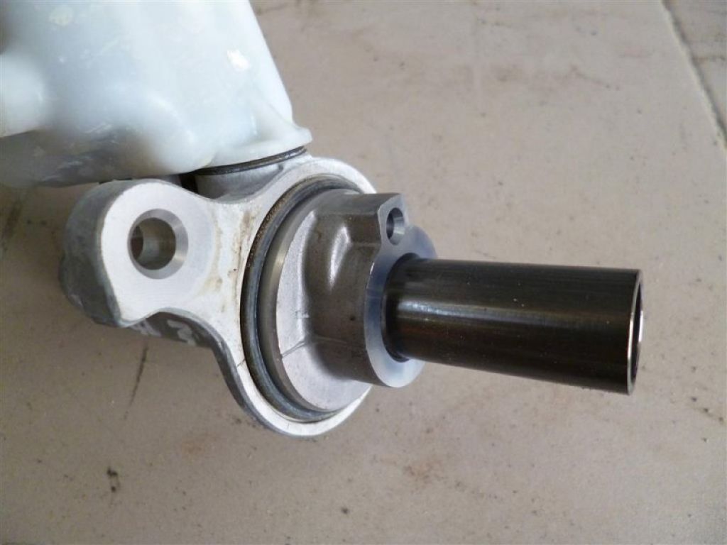 58510-3Q400 | Главный тормозной цилиндр HYUNDAI SONATA YF 10-14 - Фото 3