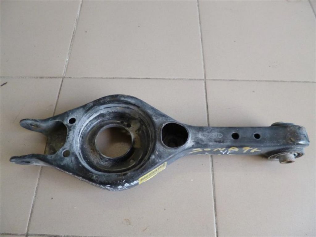 55220-3Q500 | Рычаг задней подвески поперечный нижний прав. HYUNDAI SONATA YF 10-14