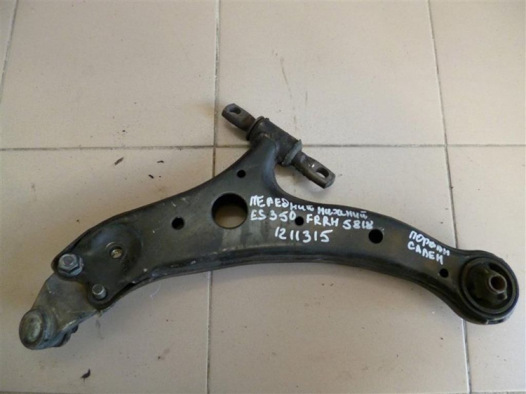 48068-33060 | Рычаг передней подвески нижний прав. LEXUS ES350 06-12