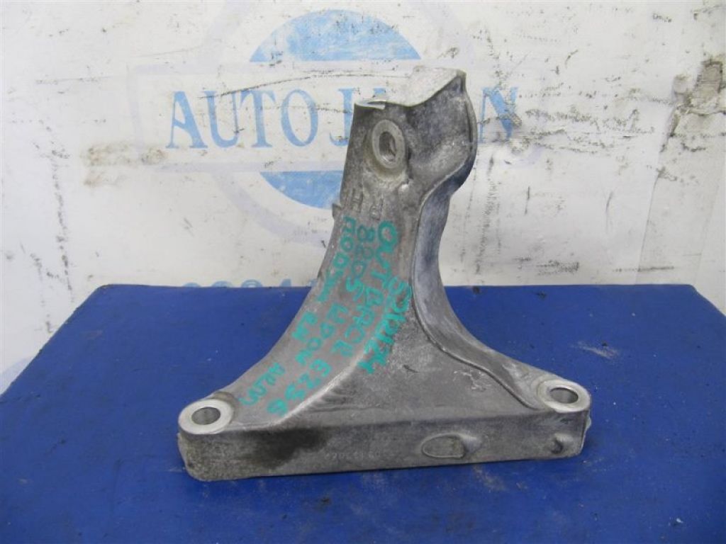 30450AA021 | Кронштейн КПП прав. SUBARU OUTBACK 09-14 BR