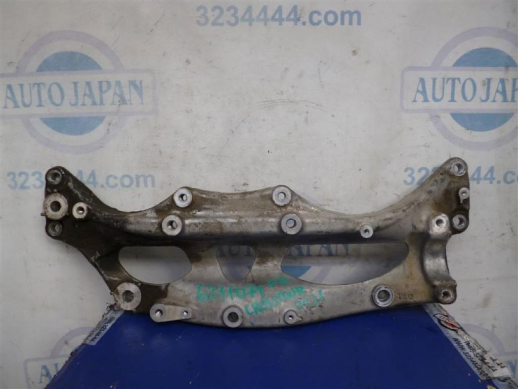 50680-TA0-A00 | Крепление балки подвески HONDA CROSSTOUR 09-15