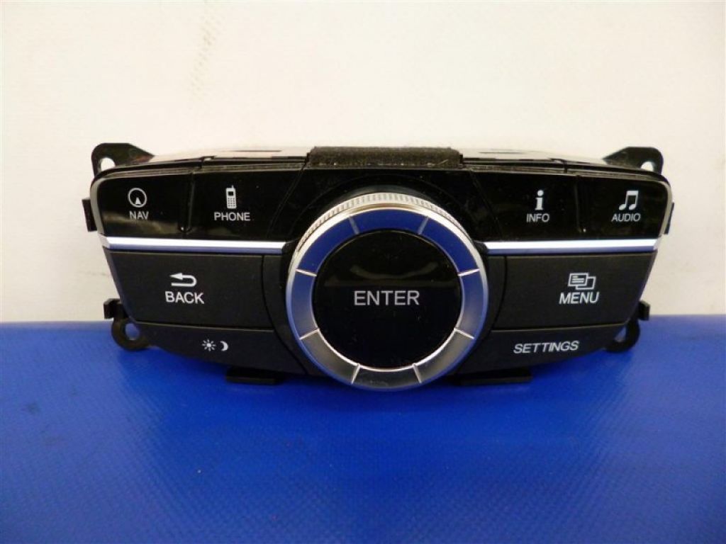 39050-TX4-X51 | Блок управления мультимедиа ACURA RDX 12-19