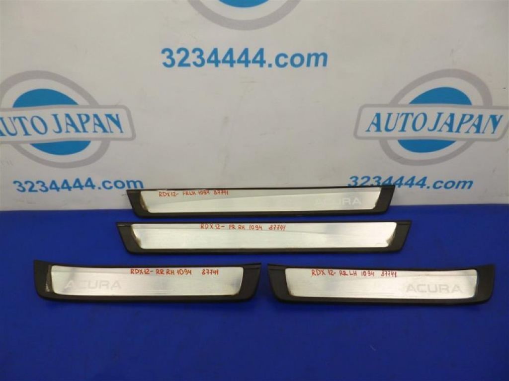 84252-TX4-A00ZA | Накладка порога внутрішня ACURA RDX 12-19