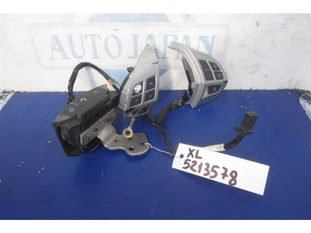 8701A087 | Кнопки руля MITSUBISHI OUTLANDER XL 05-13