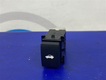 Кнопка відкриття багажника внутрішня SUBARU LEGACY BN 14-18
