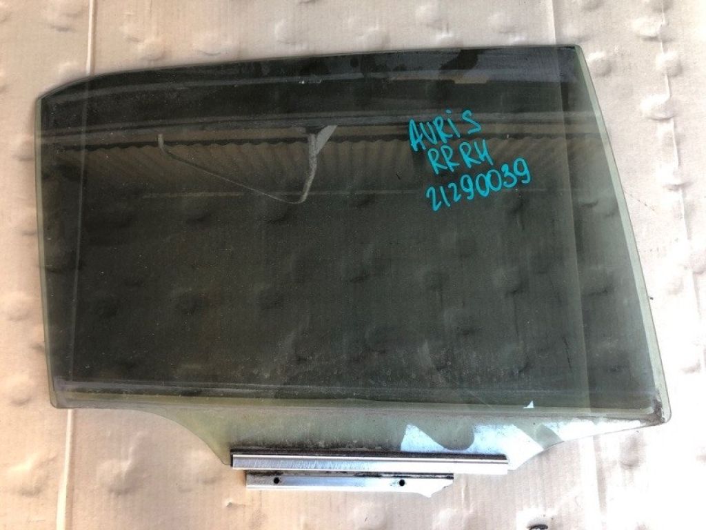 68103-02210 | Скло дверей задн. прав. TOYOTA AURIS 06-12