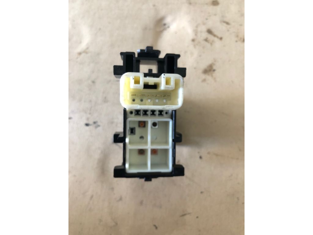 84810-0D030 | Кнопка склопідіймача TOYOTA AURIS 06-12 - Фото 2