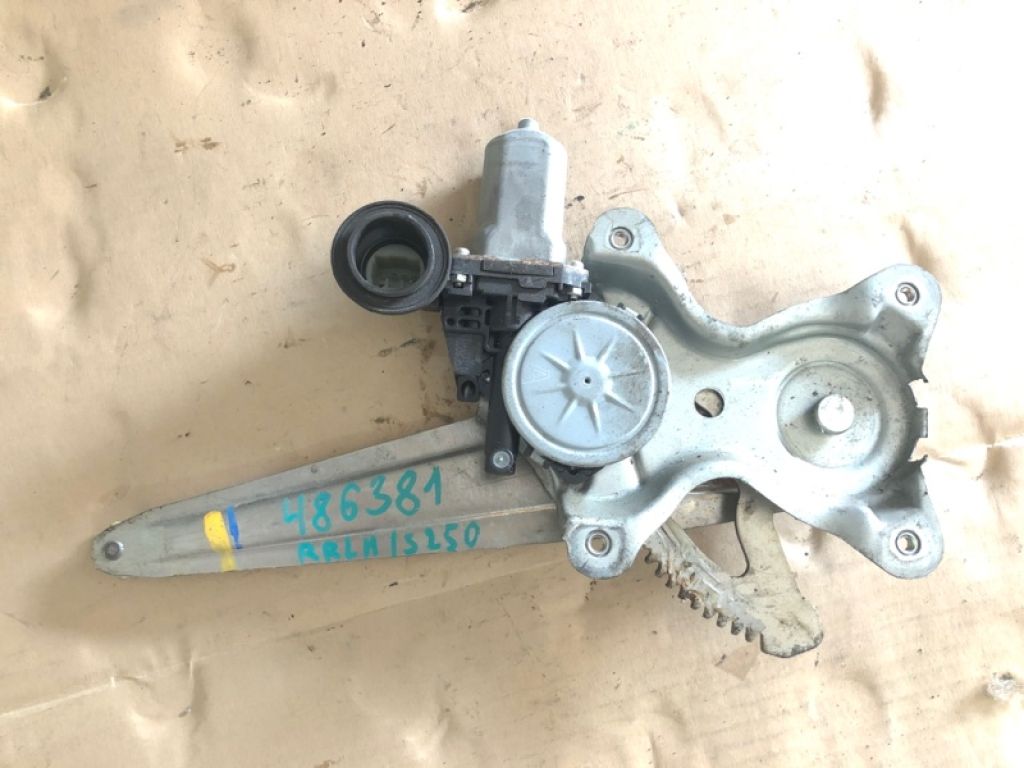 69804-22200 | Стеклоподъемник задн. лев. LEXUS IS250/350 05-13