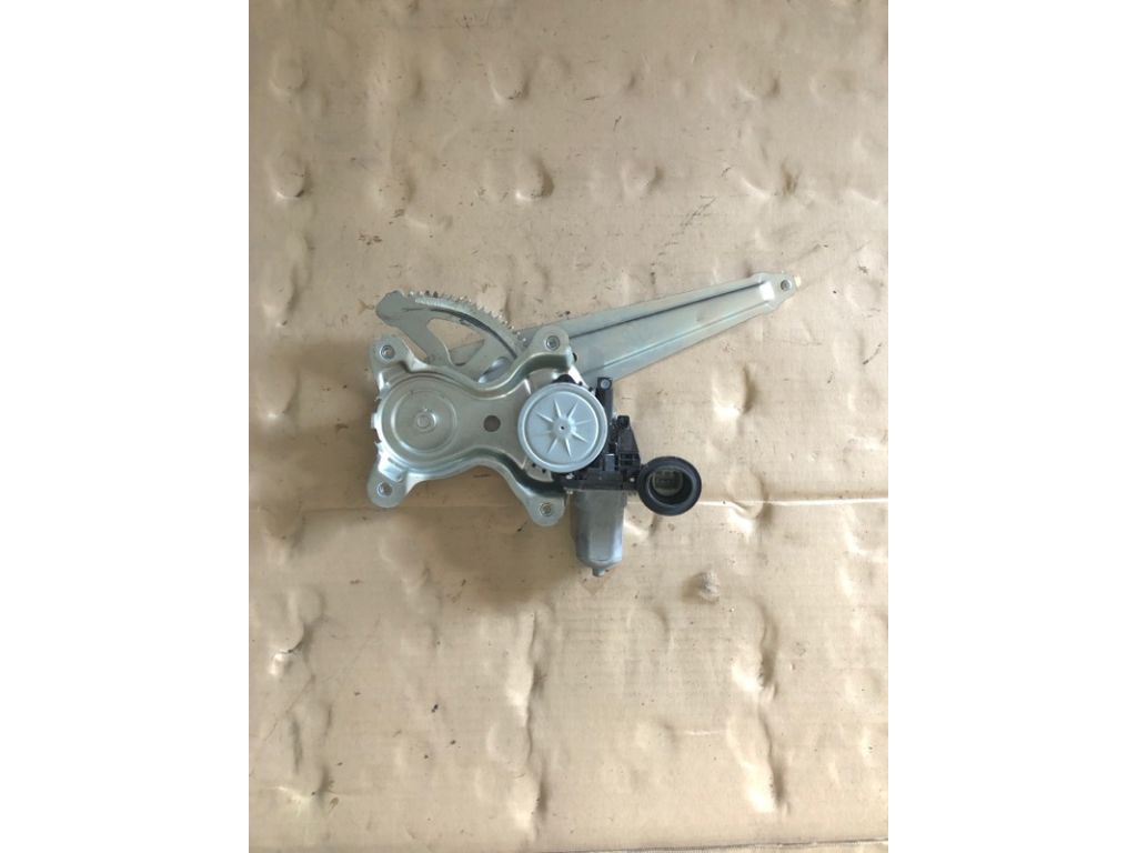 69804-12180 | Стеклоподъемник задн. лев. TOYOTA AURIS 06-12 - Фото 3