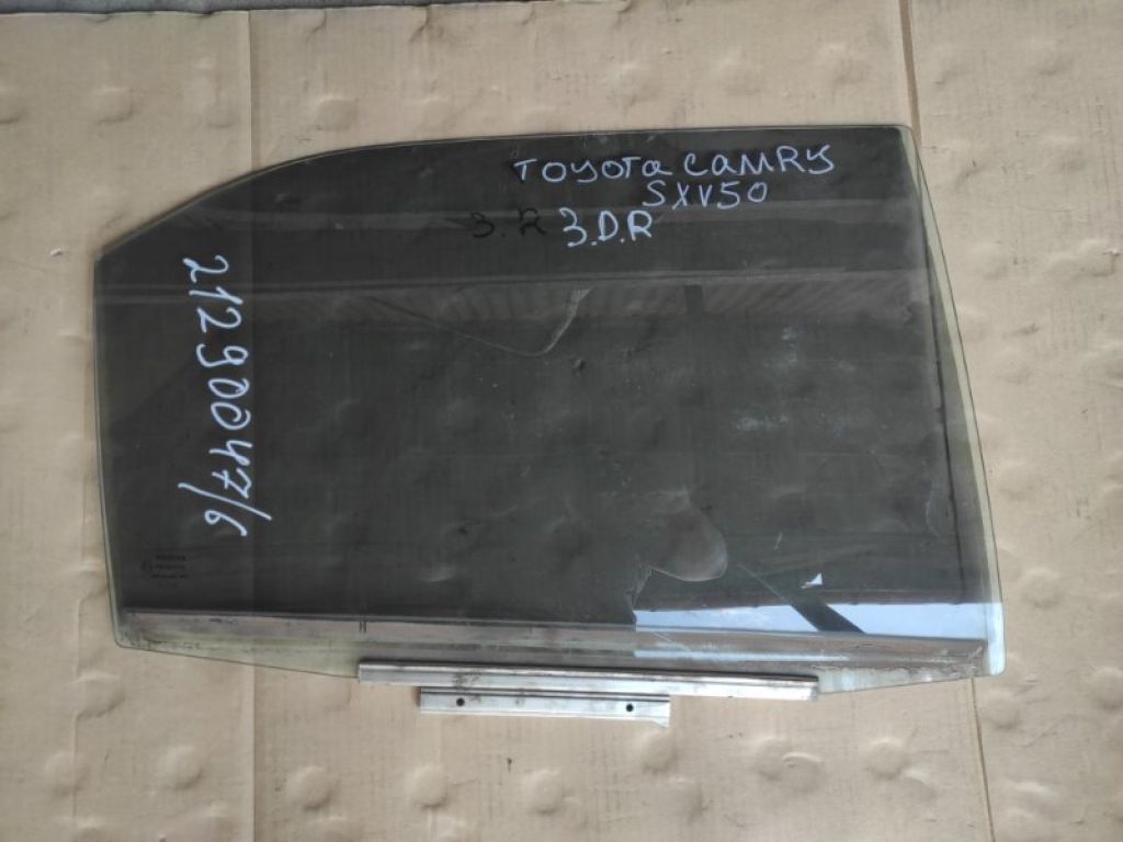 68113-33170 | Скло дверей задн. прав. TOYOTA CAMRY 50 12-15