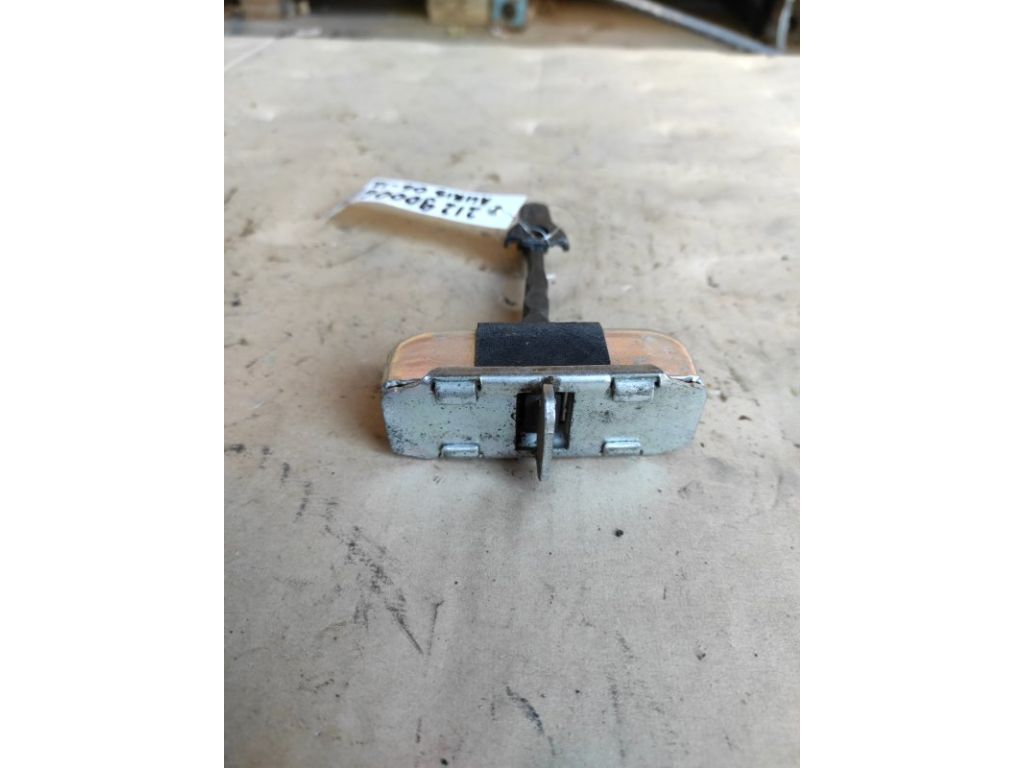 68610-12190 | Обмежувач дверей передн. прав. TOYOTA AURIS 06-12 - Фото 3