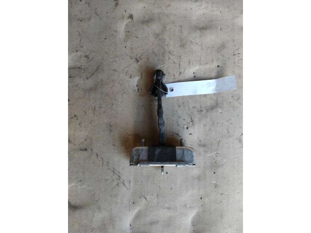 68610-12190 | Обмежувач дверей передн. прав. TOYOTA AURIS 06-12 - Фото 4