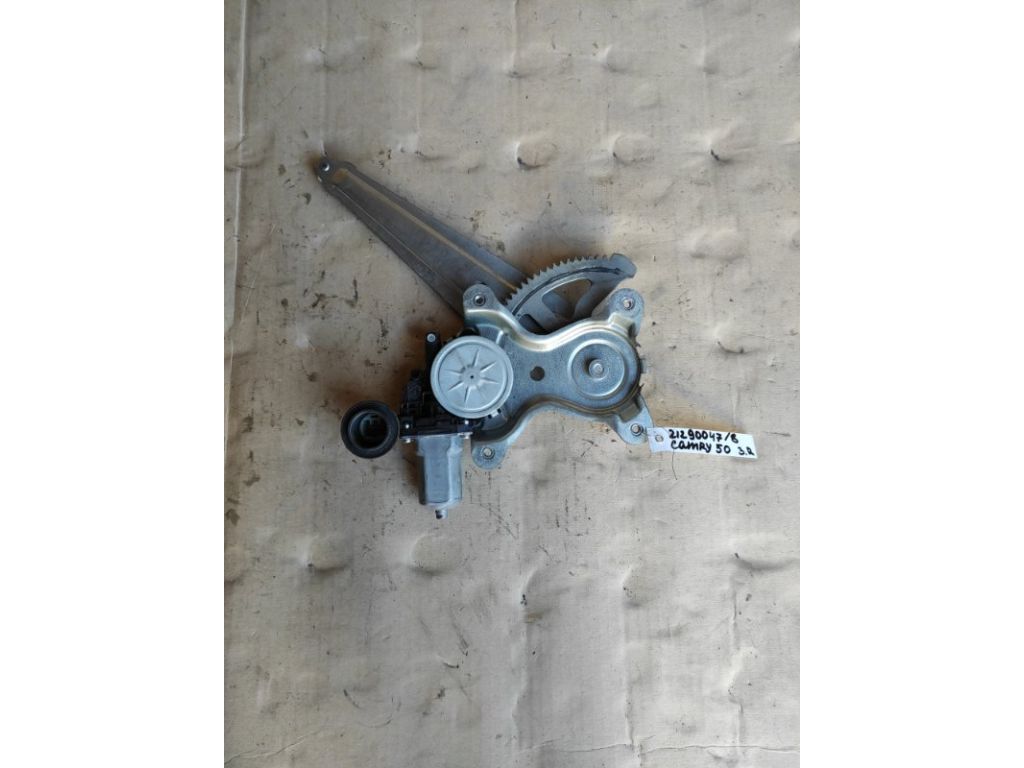 69803-06140 | Стеклоподъемник задн. прав. TOYOTA CAMRY 50 12-15