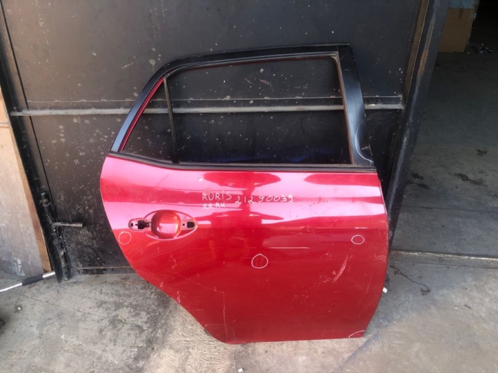 67003-02250 | Двері задн. прав. TOYOTA AURIS 06-12