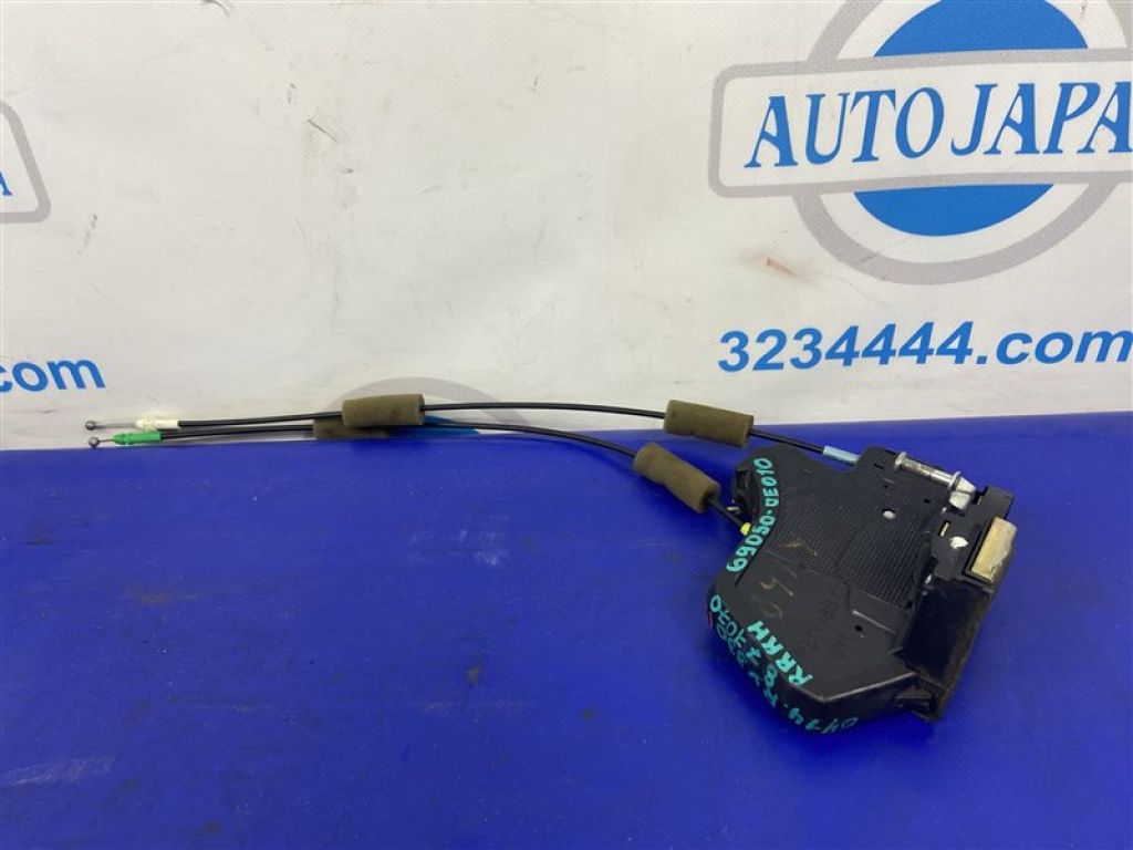 69050-0E010 | Замок двери задн. прав. LEXUS RX300/330/350/400 03-09