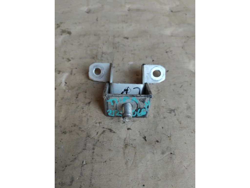 90400-ED00A | Петля крышки багажника лев. NISSAN TIIDA/VERSA C11 04-11