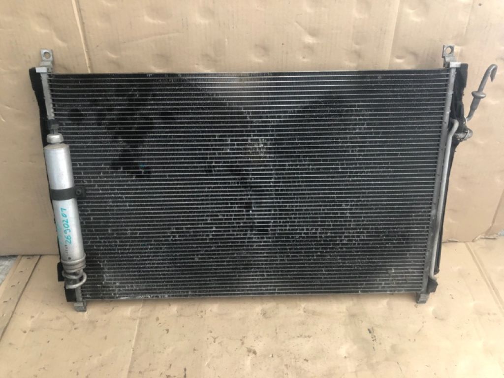 92110-EG000 | Радіатор кондиціонера INFINITI M35/M45 04-10