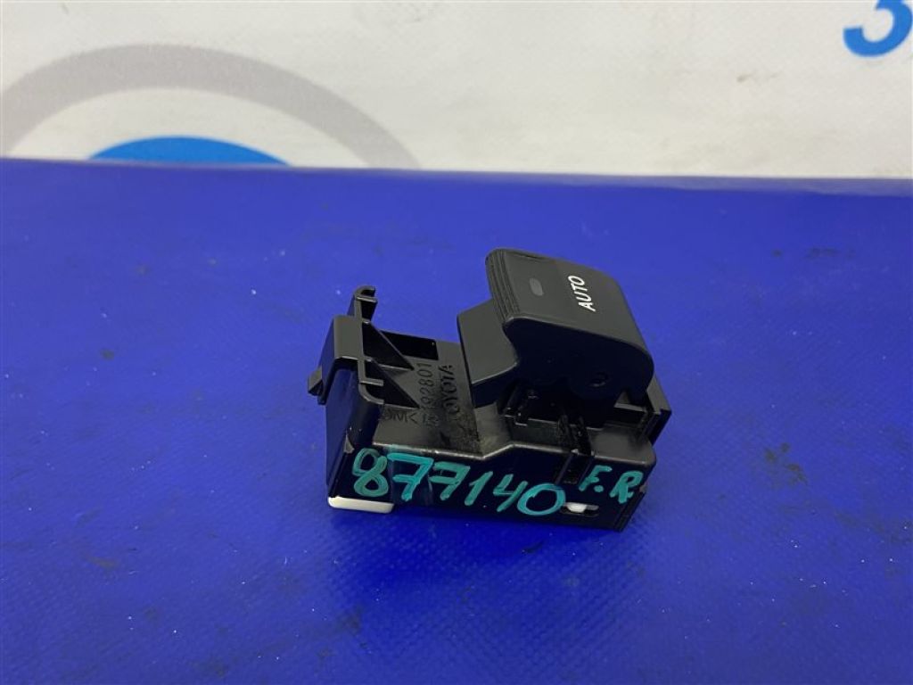 84810-33120 | Кнопка стеклоподъемника передн. прав. TOYOTA PRIUS - 30 09-17