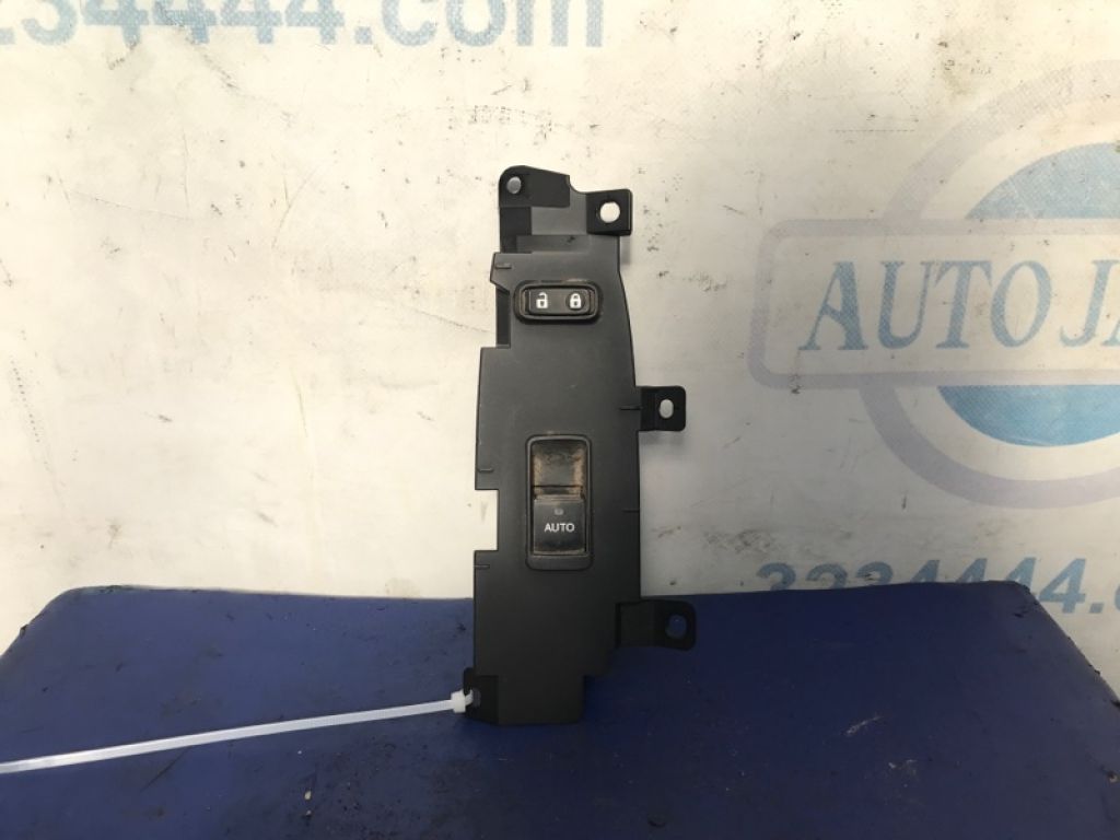 84810-30170 | Кнопка склопідіймача передн. прав. LEXUS GS350 GS300 05-11