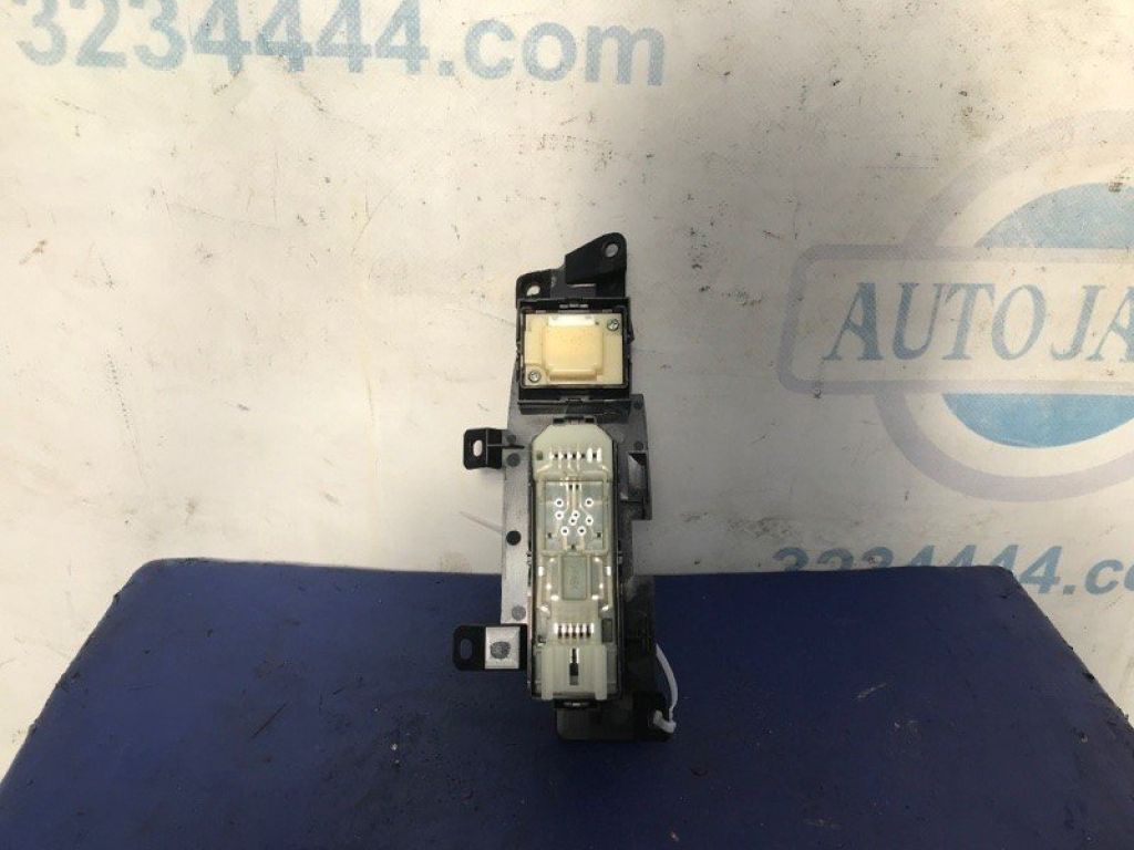84810-30170 | Кнопка склопідіймача передн. прав. LEXUS GS350 GS300 05-11 - Фото 3