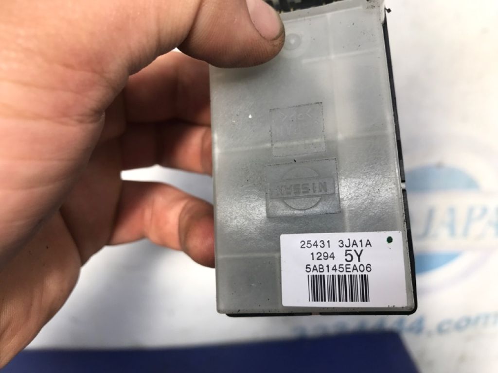 25431-3JA1A | Кнопка склопідіймача задн. лів. INFINITI QX60/JX35 12-20 - Фото 4