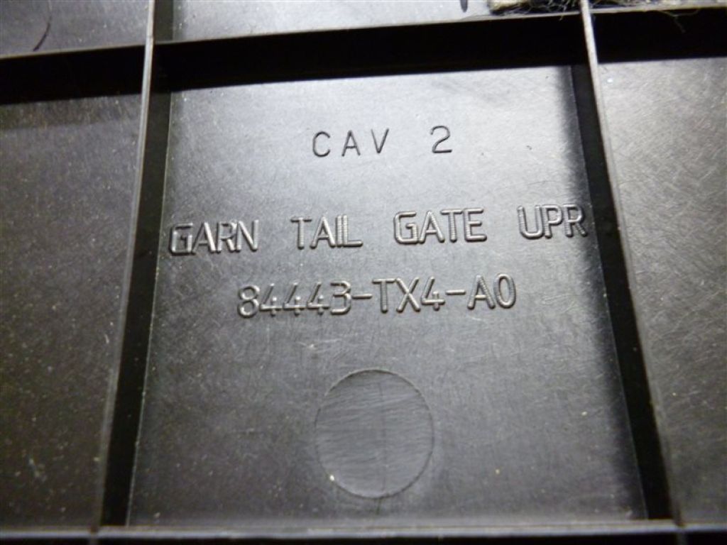 84443-TX4-A01ZB | Обшивка крышки багажника задн. ACURA RDX 12-19 - Фото 4