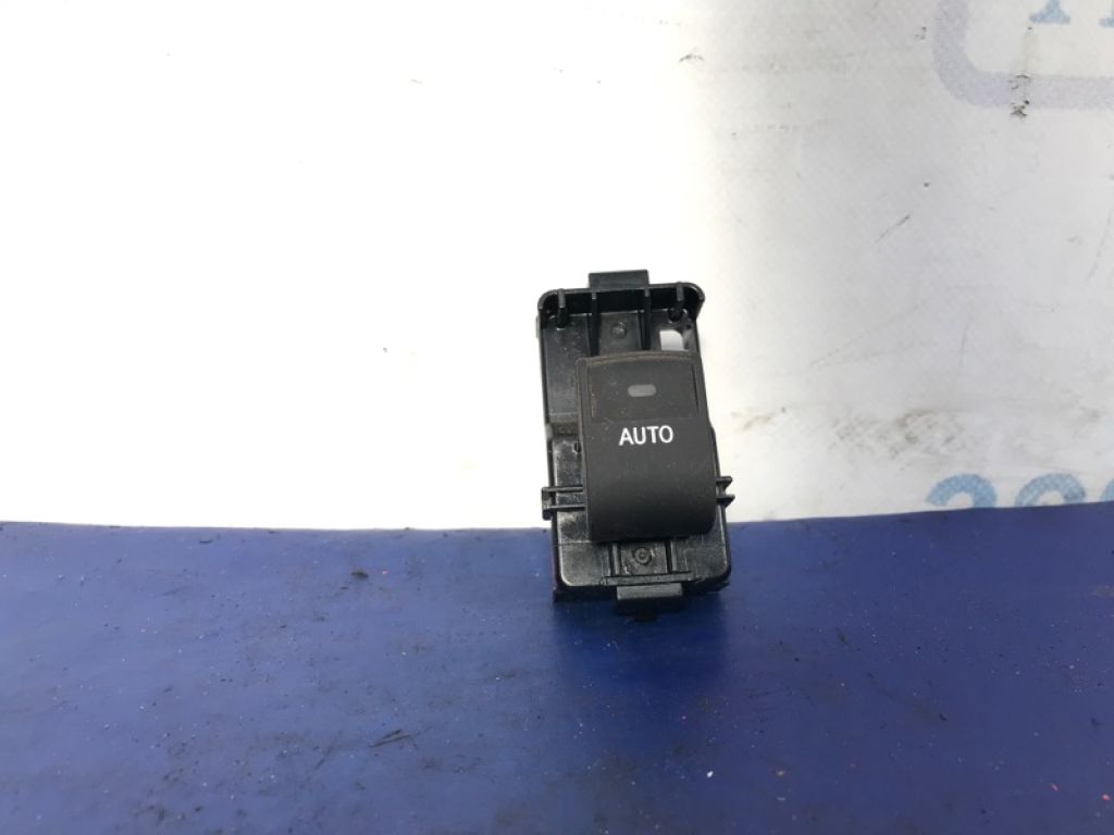 84810-0T010 | Кнопка склопідіймача TOYOTA SIENNA 11-16