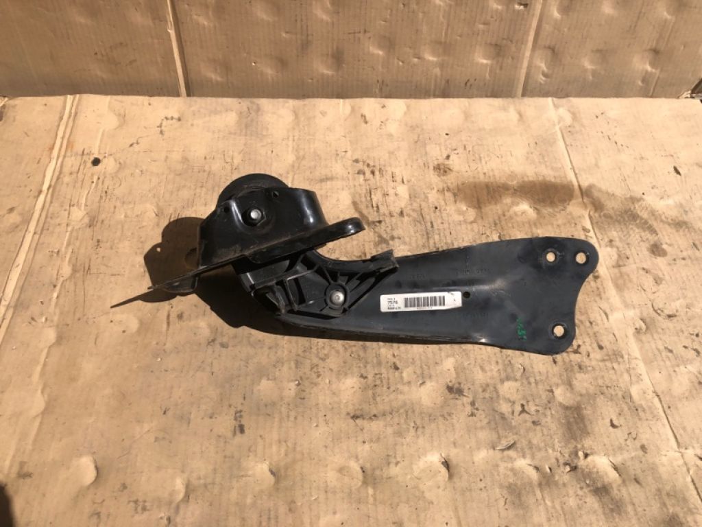 1K0 505 224 K | Рычаг задней подвески продольный прав. VOLKSWAGEN JETTA USA 10-17 - Фото 2