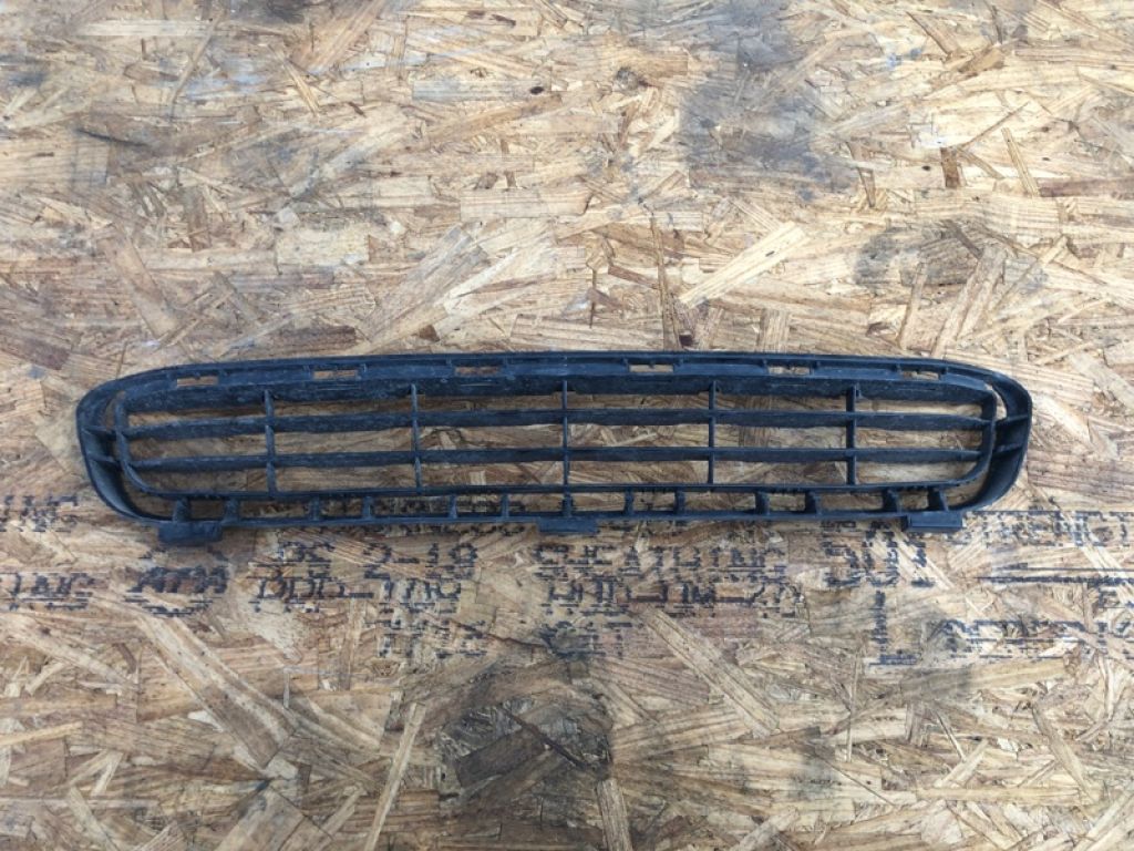 53112-33030 | Решетка переднего бампера TOYOTA CAMRY 40 06-11