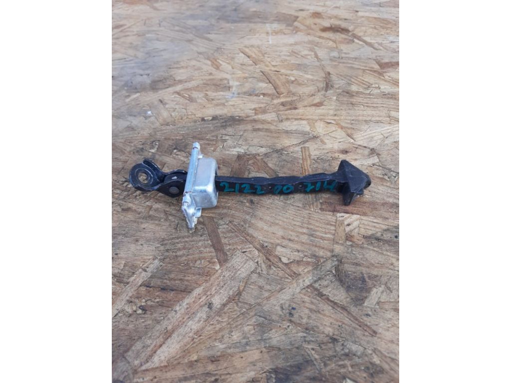 BBM458270C | Обмежувач дверей передн. прав. MAZDA 3 BL 09-13