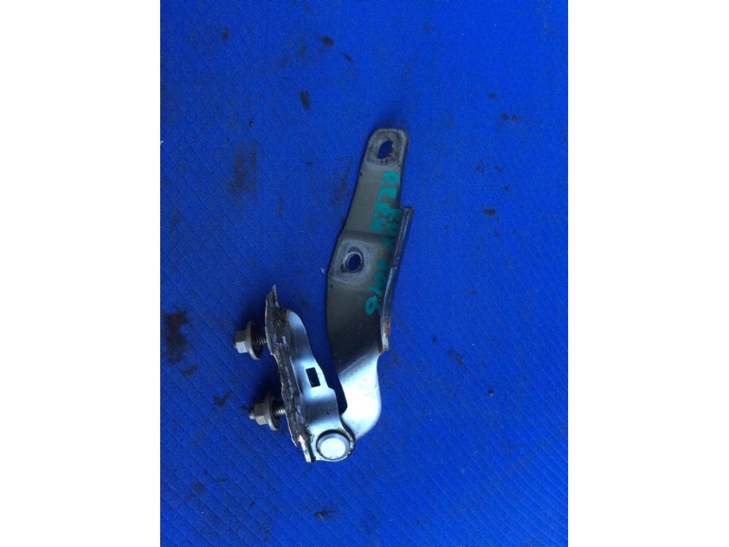 68210-TX4-A00ZZ | Петля кришки багажника задн. прав. ACURA RDX 12-19