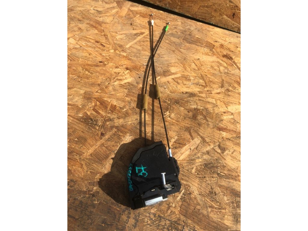 69330-02110 | Замок двери задн. прав. TOYOTA COROLLA 150 06-13