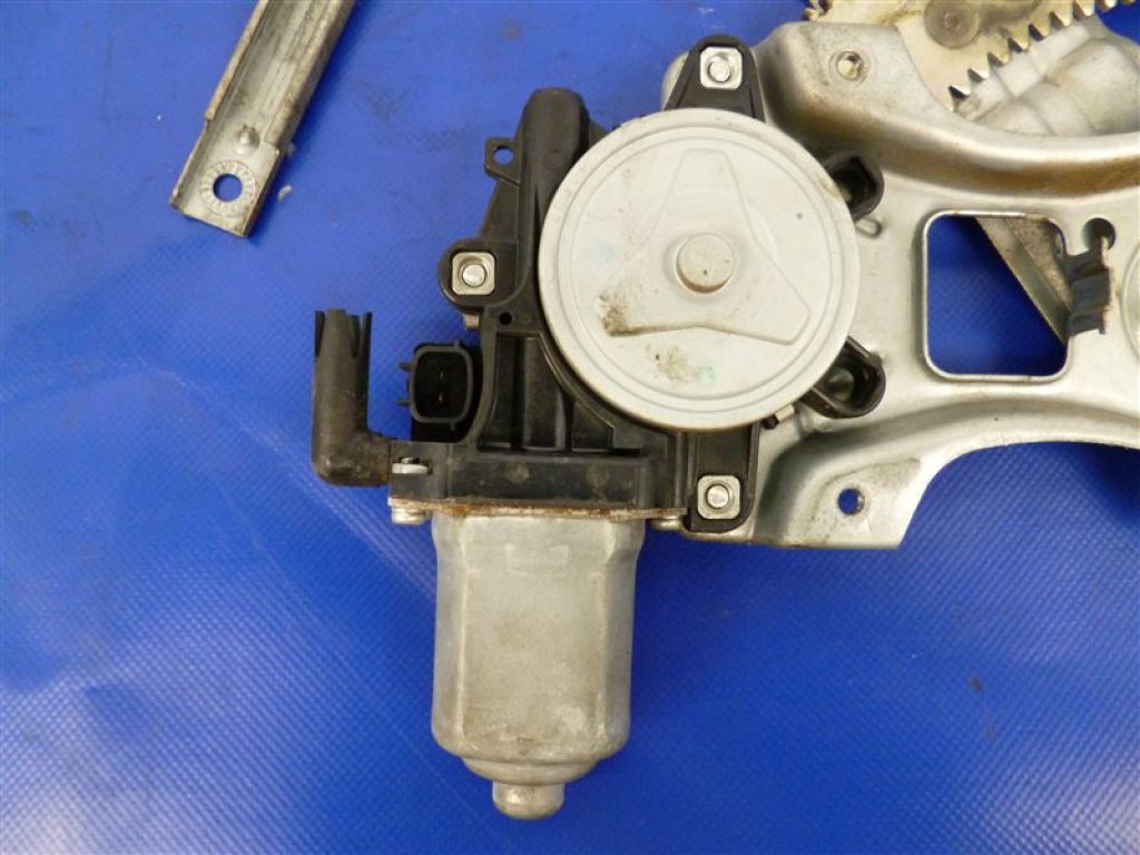 82720-EE00B | Склопідйомник задн. прав. NISSAN TIIDA/VERSA C11 04-11 - Фото 5