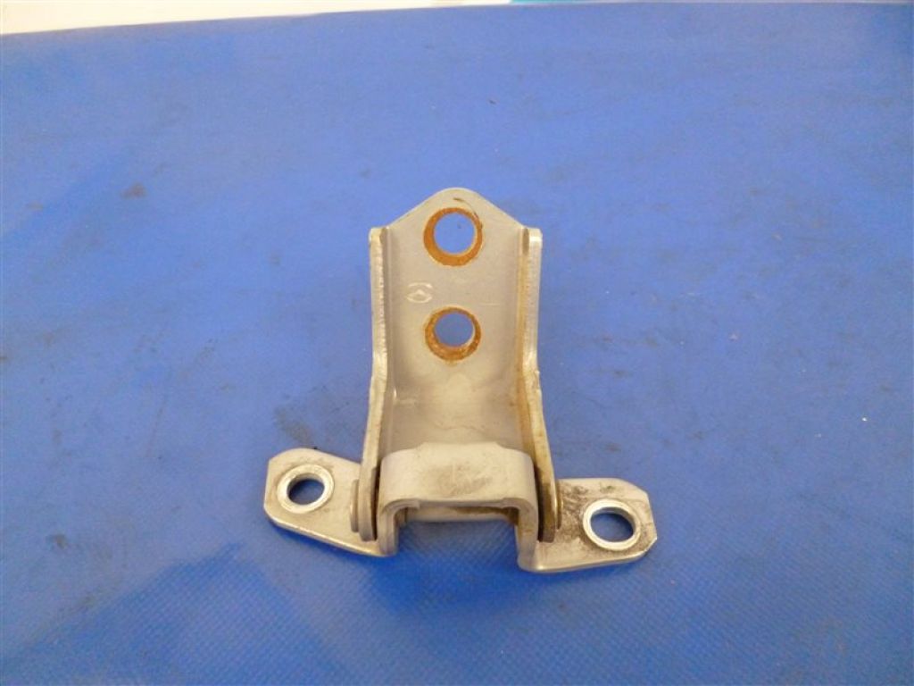 TD11-58-210 | Петля двері верхня передн. прав. MAZDA CX-9 06-16