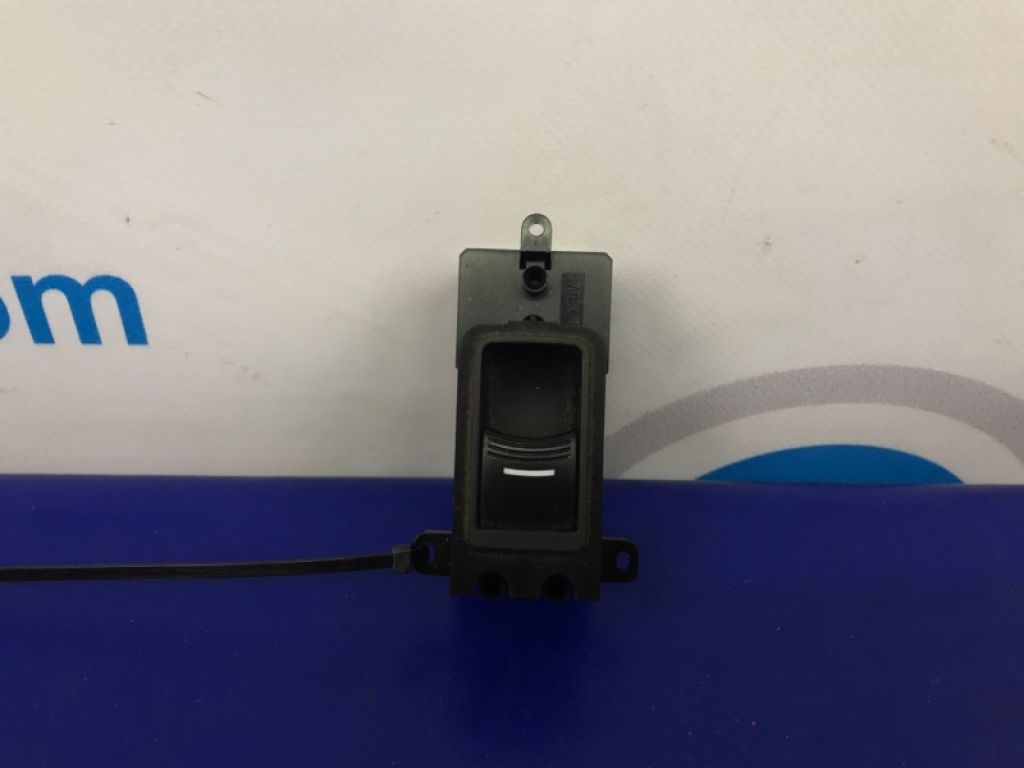 35770-TL2-A01 | Кнопка стеклоподъемника задн. прав. HONDA ACCORD CU8 / TSX 08-14