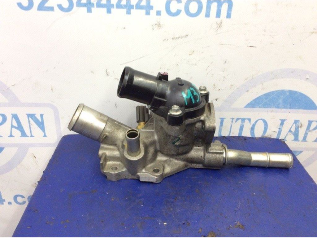 P501-15-17ZA | Корпус термостата MAZDA 3 BM 13-19 - Фото 2