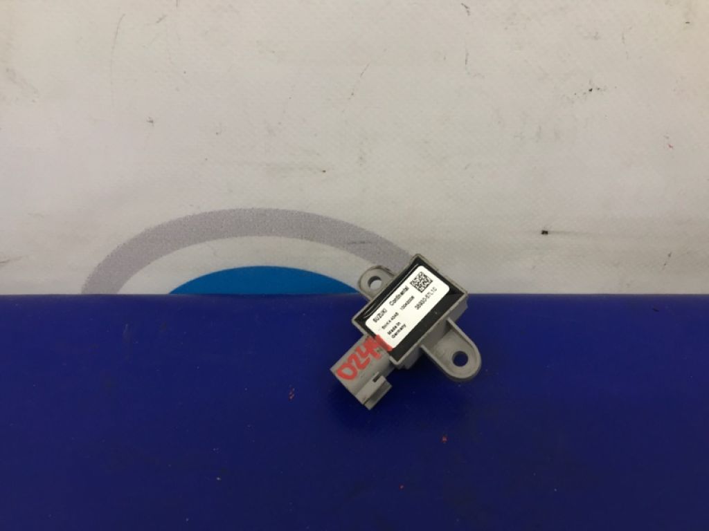 38930-57L10 | Датчик удара передн. SUZUKI KIZASHI 09-14